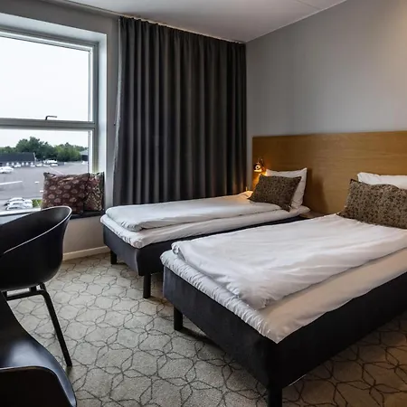Airport Hotel