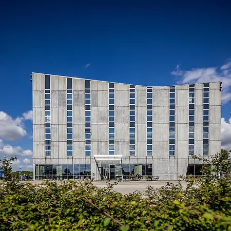 Airport Hotel 4*