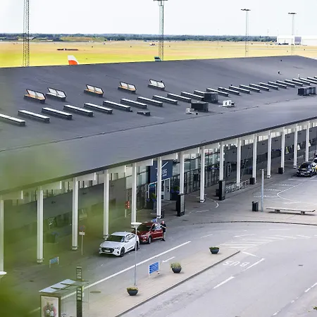 Hotell Airport 4*