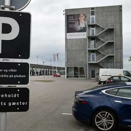 Airport Hotel 4*